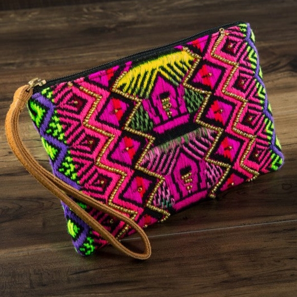 Handmade Vivid Ethnic Pattern Clutch - Picture 6 of 7